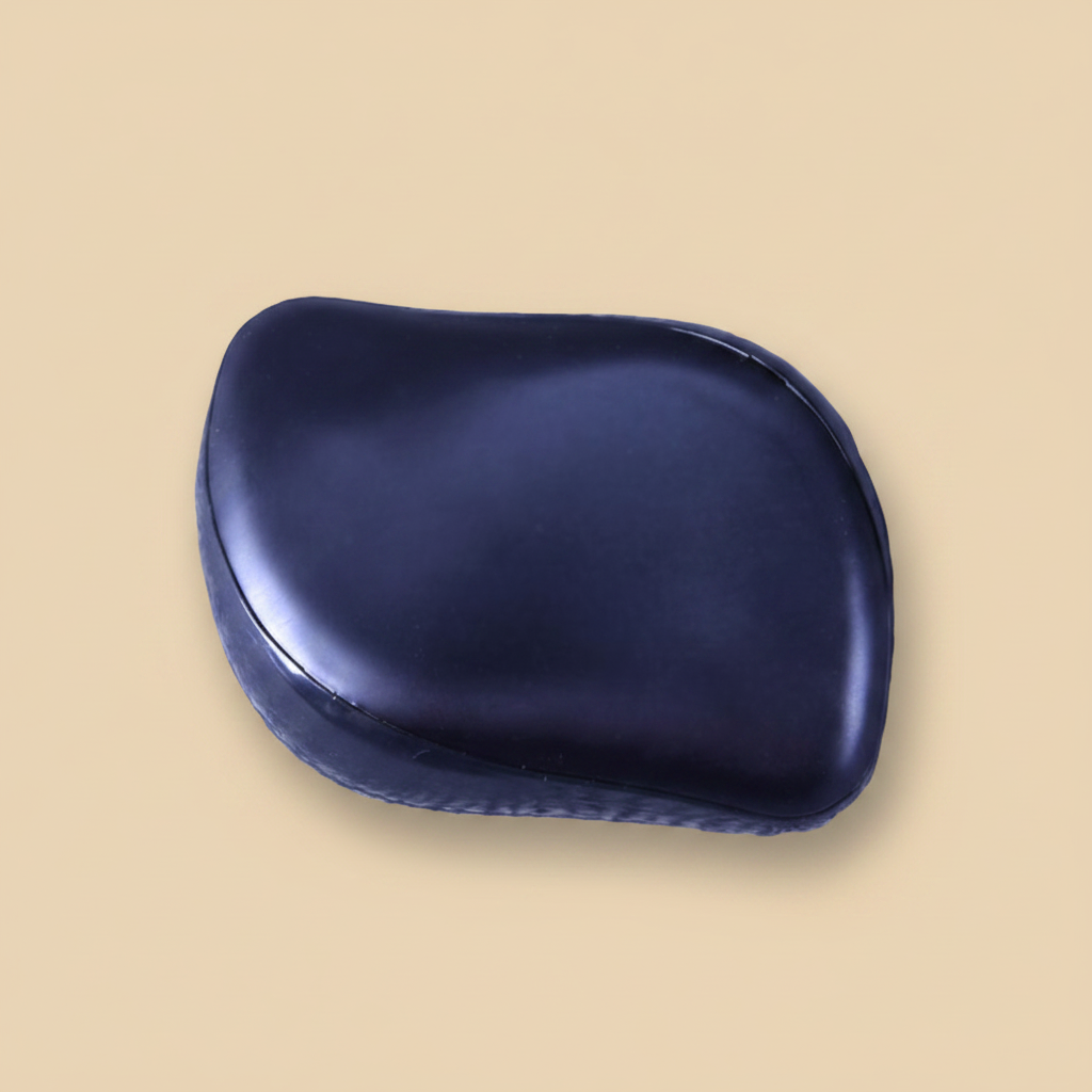 Brosse navy - fond beige crème