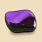 Brosse violette - fond beige crème